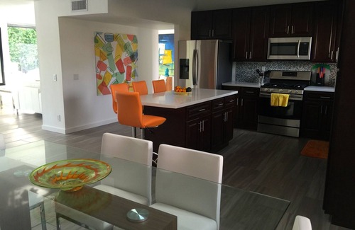 Palm Desert House | Stunning Mid-Century Home! Dreamy Private Backyard and Pool!