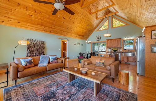 Bakersville Cabin | Stunning Mtn Views, Hot Tub+Fire Pit, Fireplace~Grill, WiFi, Private, Near Town!