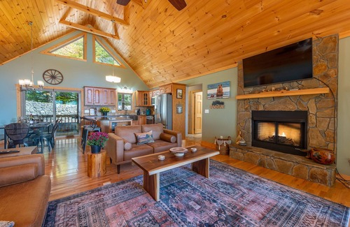 Bakersville Cabin | Stunning Mtn Views, Hot Tub+Fire Pit, Fireplace~Grill, WiFi, Private, Near Town!