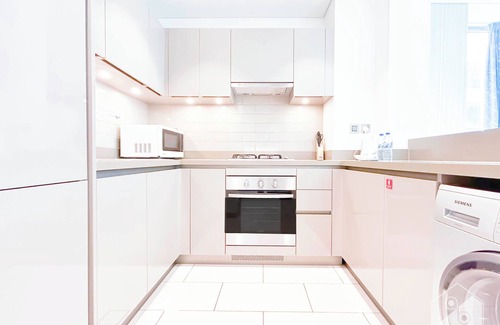 Dubai Apartment | Stunning & New 1B Apt with Balcony & View Dubai