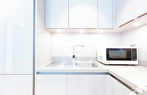 Dubai Apartment | Stunning & New 1B Apt with Balcony & View Dubai