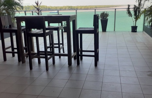 Darwin Apartment | Stunning Ocean view Darwin