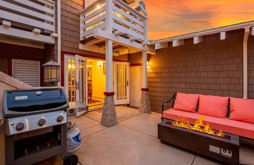 Sunset Cliffs House | Stunning ocean view home with WiFi, central AC, hot tub - snowbirds welcome