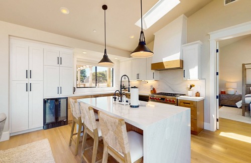 Sea Ranch House | Stunning Ocean View Retreat with Private Hot Tub & Bbq - Shared Pools & Tennis