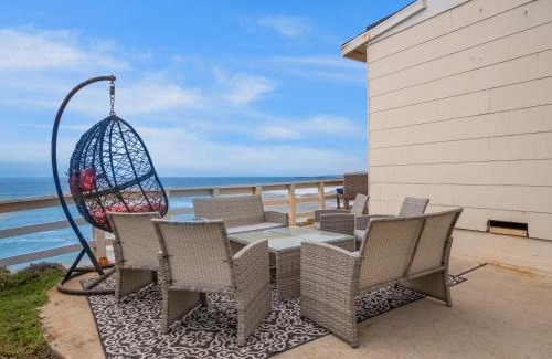 Ocean Beach Villa | Stunning Oceanfront Villa - Massive Patio, Hot Tub, Parking, Pet Friendly & Views!