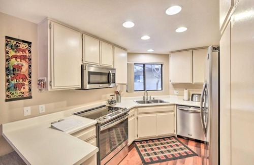 Baristo Apartment | Stunning Palm Springs Condo Walk to Downtown