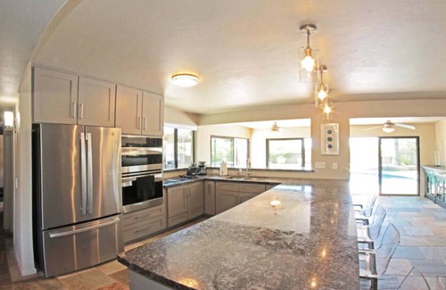 Tucson House | Stunning Pool /Sleeps 8/3BR 2BA/Big Views