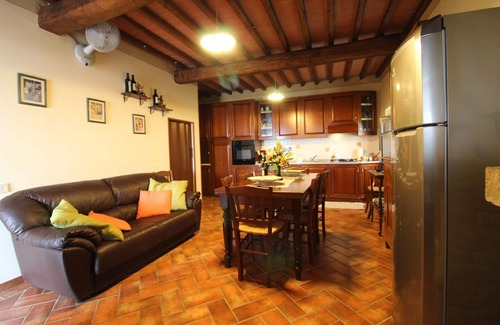 Loro Ciuffenna Villa | Stunning private villa for 10 people with private pool, WIFI, TV and pets allowed, close to Arezzo