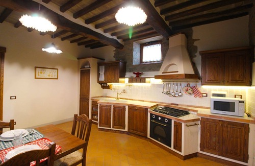 Pieve al Bagnoro Villa | Stunning private villa for 20 guests with WIFI, private pool, TV, terrace, pets allowed and park.