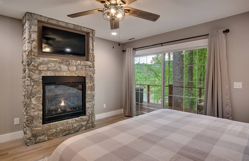 Franklin House | Stunning Riverfront Home in the Smokey Mountains of Franklin, NC
