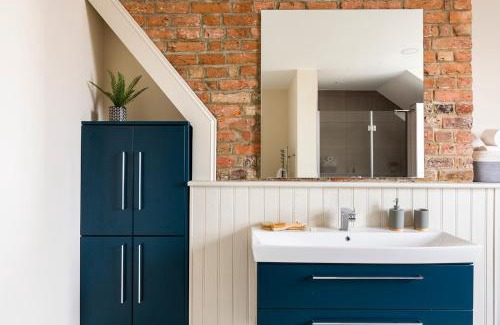 Westgate-on-Sea Apartment | Stunning Seaside Apartment Over 3 Floors Near Margate