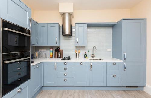 Westgate-on-Sea Apartment | Stunning Seaside Apartment Over 3 Floors Near Margate