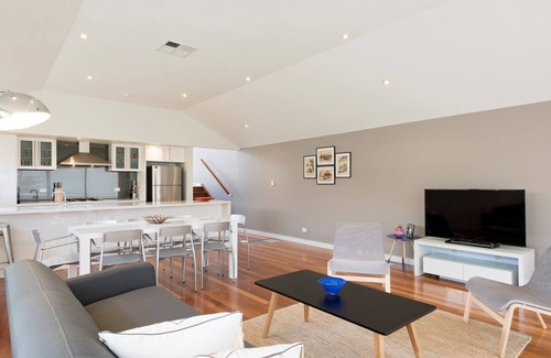 Seacliff House | Stunning Seaside Retreat