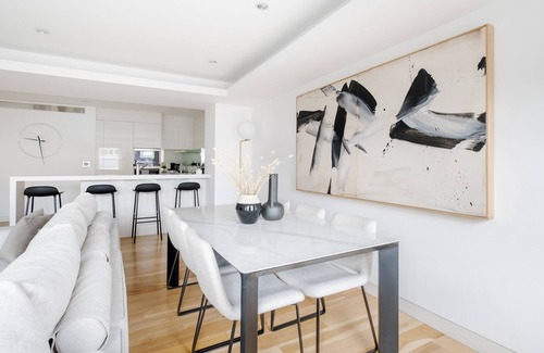 Mayfair Apartment | Stunning single level Mayfair flat with AC & Large living/dining area