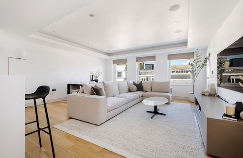 Mayfair Apartment | Stunning single level Mayfair flat with AC & Large living/dining area
