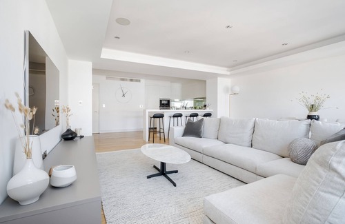 Mayfair Apartment | Stunning single level Mayfair flat with AC & Large living/dining area