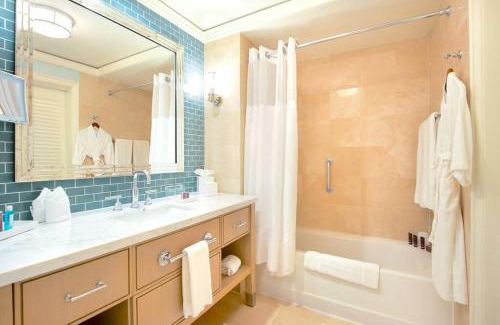 Key Biscayne House | Stunning Studio Apartment Located at the Ritz Carlton-Key Biscayne