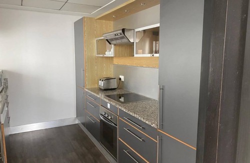 Jumeirah Lake Towers Apartment | Stunning Studio with Balcony at Dubai Marina