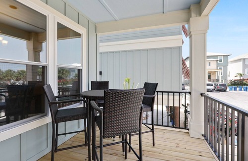 Orange Beach Cottage | Stunning updated cottage on the beach!