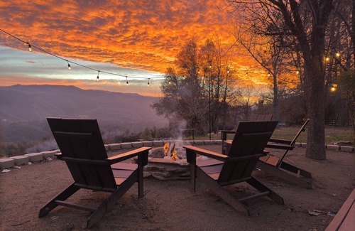 Midpines House | Stunning Views @ Gold Rush Ranch, 22 miles to Yosemite, Pickleball Court