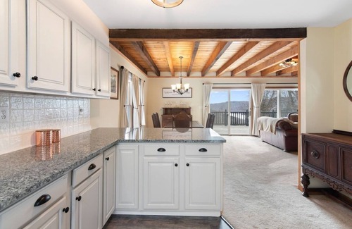 Wilmington House | Stunning views of Lake Whitingham+ Minutes from downtown Wilmington!