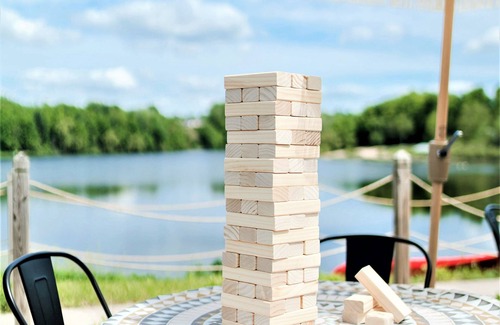 Hart Condo | Stunning Views on Hart Lake I Near Dunes+ Walk to Shops+ Kayak & Bike