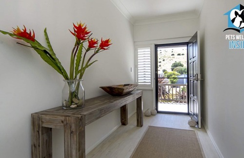 Carrickalinga House | Stunning Views & Reno'd Beach Chic