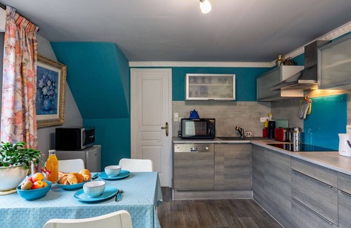 Locquirec House | Stunning villa for 3 guests with WIFI, TV, patio, pets allowed and parking