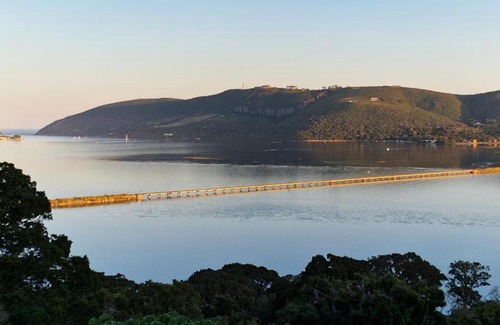 Paradise Apartment | Stunning Villa with pool and views of Knysna