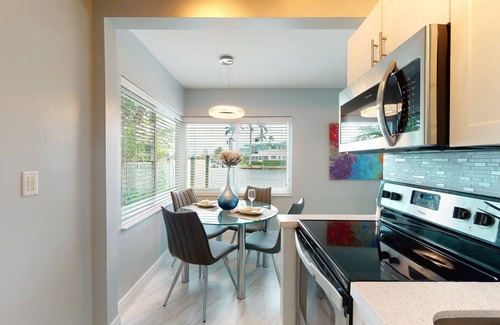 Hendricks and Venice Isles Condo | Stunning Waterview Condo Steps from Fort Lauderdale Beach & Las Olas Blvd