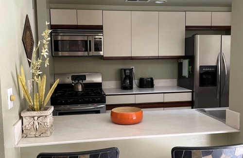 Baristo Condo | Style and Serenity 1 mile from downtown Palm Springs!