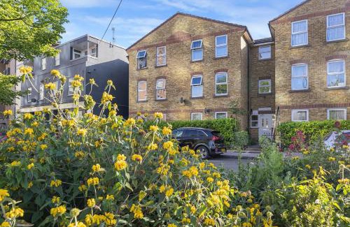 Bromley North Apartment | Stylish 1-Bed Luxury Retreat