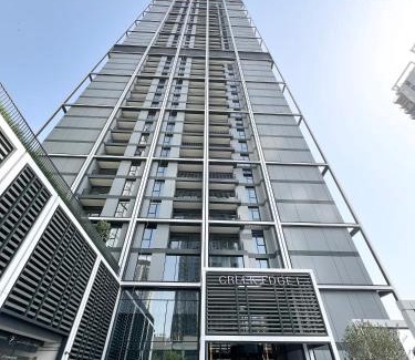 Dubai Apartment | Stylish 1 Bedroom High Floor in Creek Edge