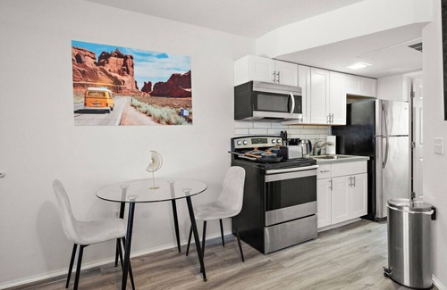 Peaceful Valley Apartment | Stylish 1B1B Oldtown Scottsdale