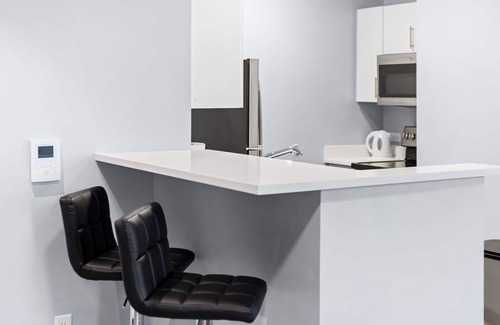 Everett Apartment | Stylish 1BR Near Encore 7870