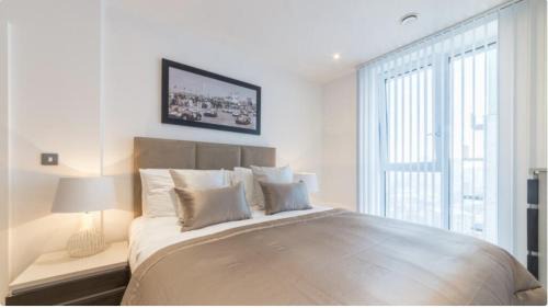 Lansbury Apartment | Stylish 2 Bed Near Excel, Canning Town & O2