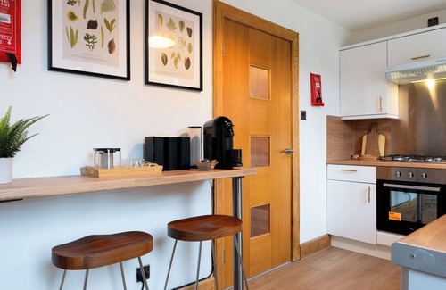Newton Mearns House | Stylish 2 Bedroom home in Glasgow