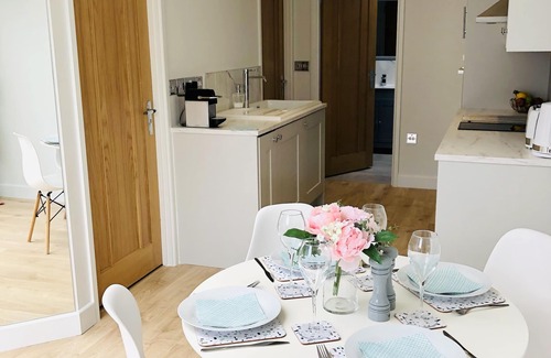 Swalecliffe House | Stylish 2 Double Bed Holiday House With Garden