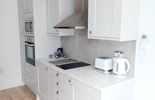 Swalecliffe House | Stylish 2 Double Bed Holiday House With Garden