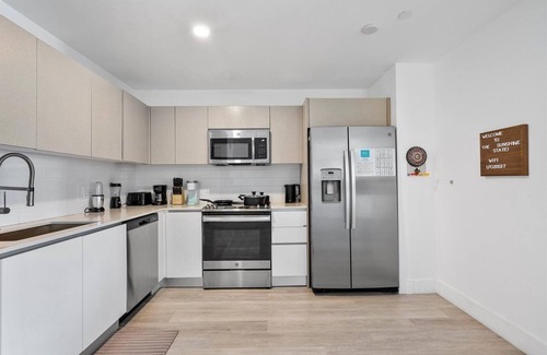 Ojus Apartment | Stylish 2BR Apt in Aventura with Pool & BBQn