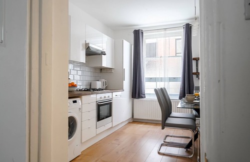 Shoreditch Apartment | Stylish 2BR near Liverpool Street - City of London