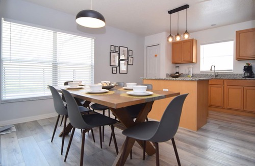 Calabay Parc House | Stylish 3 bed/2.5 bath pool home, games room + arcade games, 12 miles to Disney!