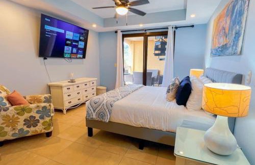 Barrio Los Villalobos Apartment | Stylish 3-BR Vacation Condo with Scenic Rooftop
