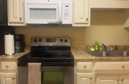 Valdosta House | Stylish 4-bedroom, 3 Bath Townhome in Valdosta