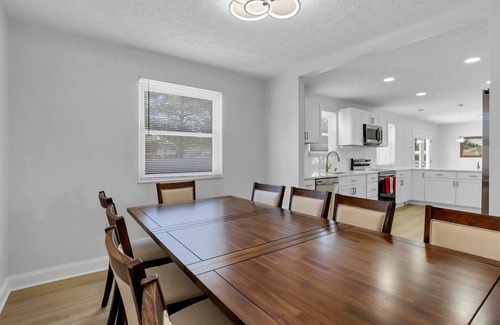 New California House | Stylish 5BR Designer Home w/Deck & Hot Tub