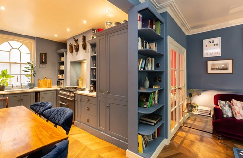 Whitechapel Apartment | Stylish and colourful central London home