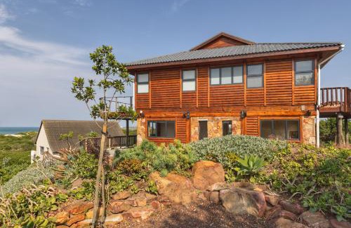 Cape Saint Francis House | Stylish and With Stunning Sea Views