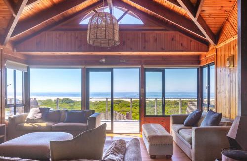 Cape Saint Francis House | Stylish and With Stunning Sea Views
