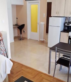 Athens Apartment | Stylish apartment near Katechaki