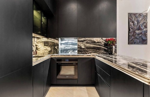 Churchill Apartment | Stylish apartment with WiFi in central London